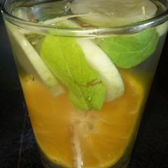 A picture of Detox drink.