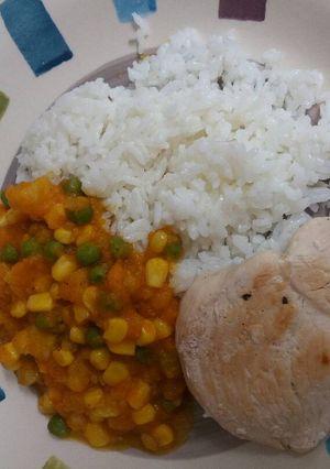 Una foto de Locro con arroz y pollo a la plancha 🇵🇪
