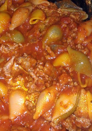 A picture of prego chili Mac.