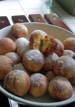 A picture of fluffy poffertjes.