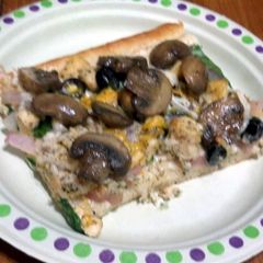 A picture of Chicken Alfredo Pizza.