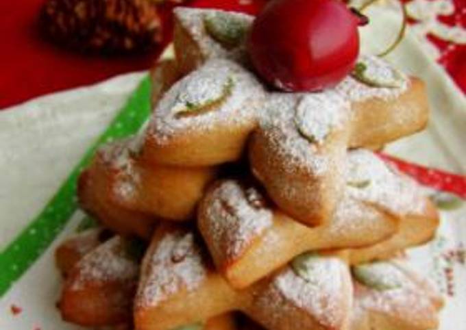 Christmas Star-Shaped Breads with Brown Sugar