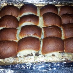 A picture of Tina's white castle sliders.