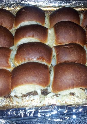 A picture of Tina's white castle sliders.