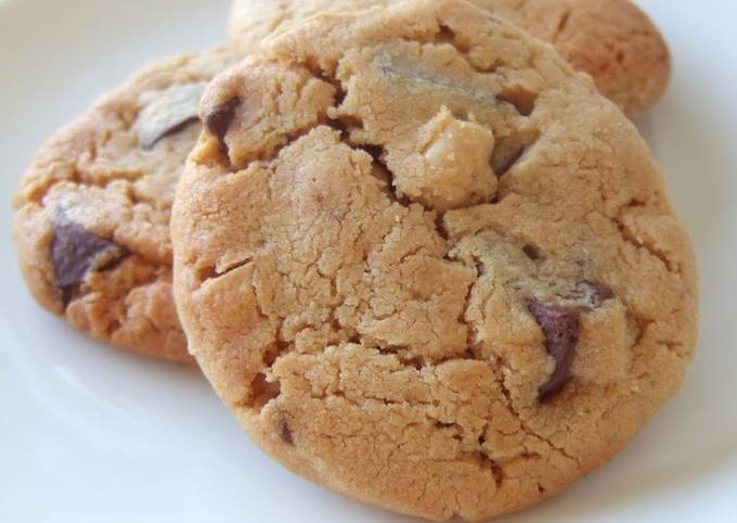 Peanut Butter & Chocolate Cookies