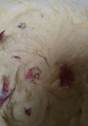 A picture of Red Skinned Garlic Lovers Mashed.