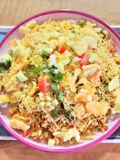 मुरमुर्याची ओली भेळ.. (murmuryachi oli bhel recipe in marathi) रेसिपी चे मुख्य फोटो
