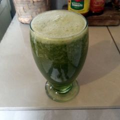 A picture of Easy detox shake.