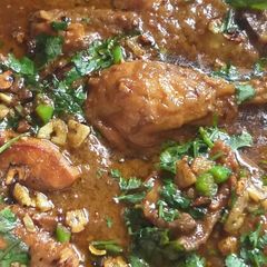 A picture of Lahsuni Chicken.