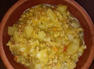 Una foto de Papas con mote (amor de madre)