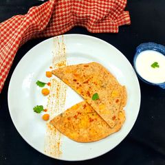 A picture of Chickpeas paratha.