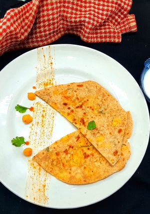 A picture of Chickpeas paratha.