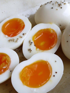 A picture of Salt-Marinated Boiled Eggs.