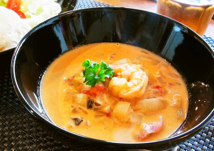 How to Prepare Any-night-of-the-week Addictive Tomato Cream Stew with Shrimp