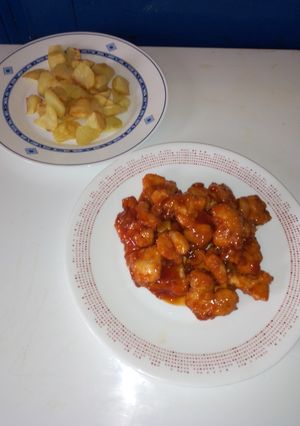 Una foto de Pollo con miel al estilo chino 👩🍳🥢