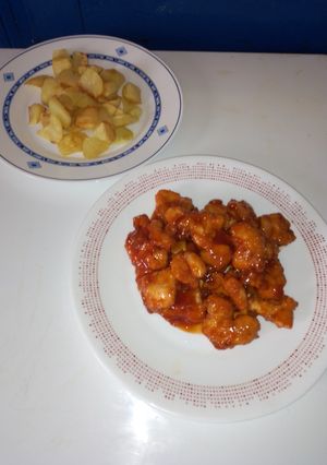 Una foto de Pollo con miel al estilo chino 👩‍🍳🥢