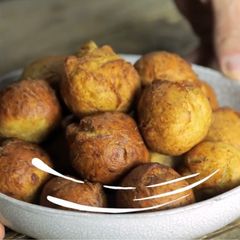 A picture of Banana donuts.