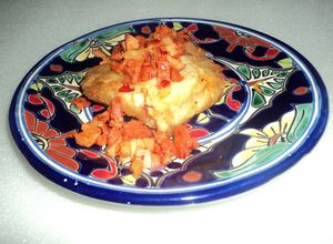 Una foto de Torta de pollo con puré de coliflor y papas con chorizo campestres. Jalisco México