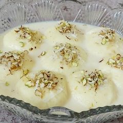 A picture of Ras malai.