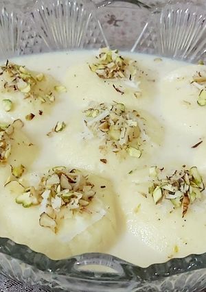 A picture of Ras malai.
