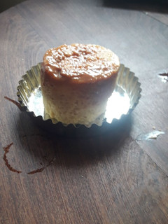 Una foto de Mug cake de banana y dulce de leche