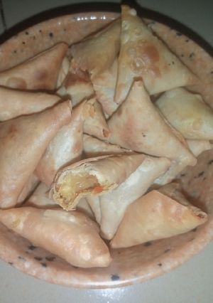 A picture of Potato Samosa (Aloo Samosa).