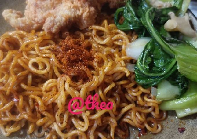 Indomie Rasa Ayam Pop Dengan Chicken popcorn