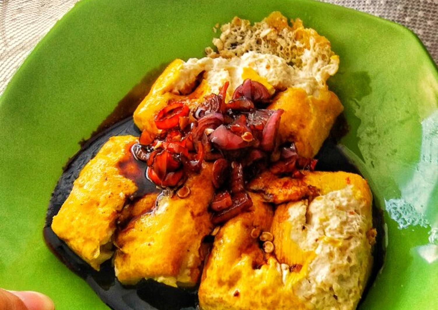 Fried Yellow Tofu with Sweet Soy Sauce and Chilli Recipe by Iskan Detia
