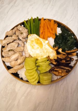 O poză a rețetei Bibimbap - Mic dejun coreean - Chicken Bibimbap.