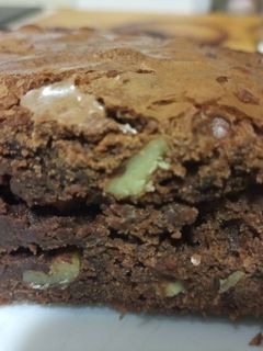 Una foto de Brownie de chocolate con nueces