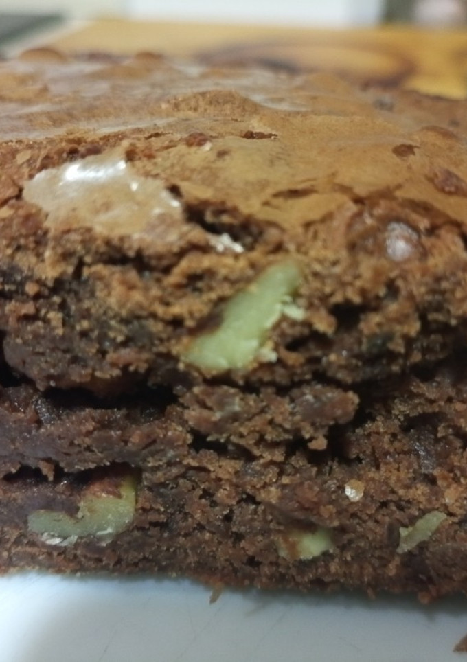 Una foto de Brownie de chocolate con nueces