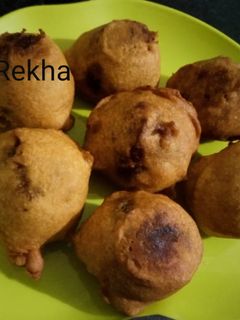 आलू बोंडा (Aloo bonda recipe in hindi) रेसिपी मुख्य फोटो