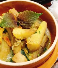 chuối xanh om đậu