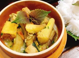 Hình của món Chuối xanh om đậu nấm mỡ.