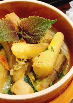 Hình của món Chuối xanh om đậu nấm mỡ.