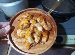 Hình của món Tôm rim tiêu.