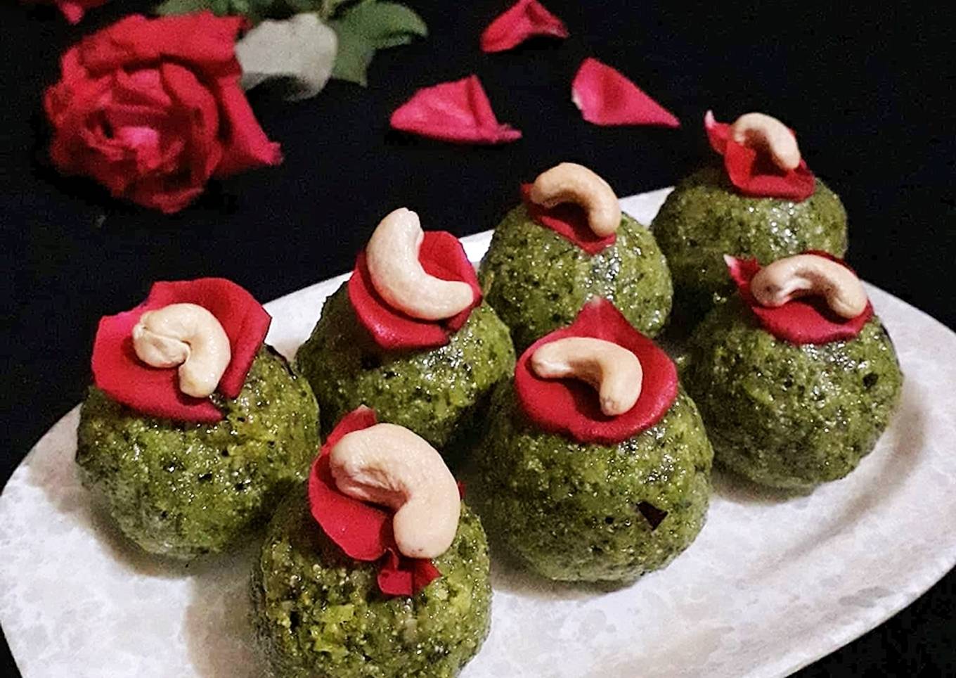 Stuffed Paan Laddu