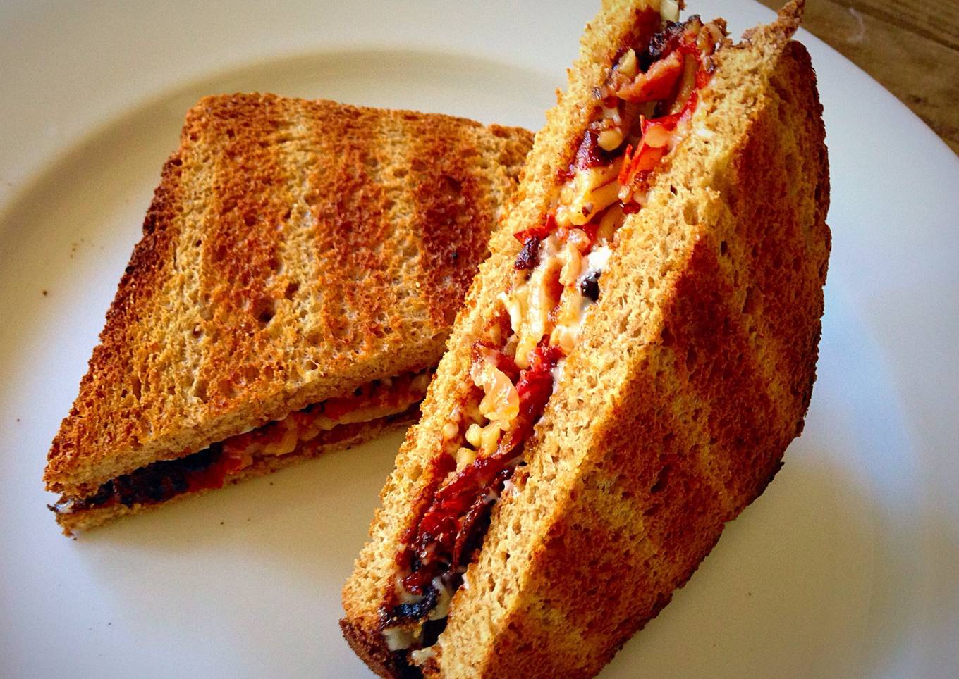 grilled spaghetti sandwich