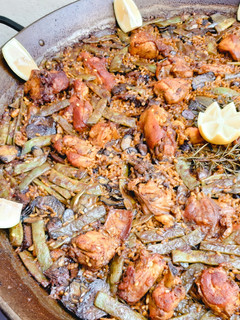 Una foto de Paella Valenciana de Domingo