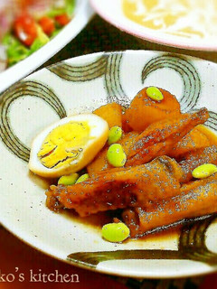 A picture of Sweetly Simmered Potatoes and Chicken Wings.