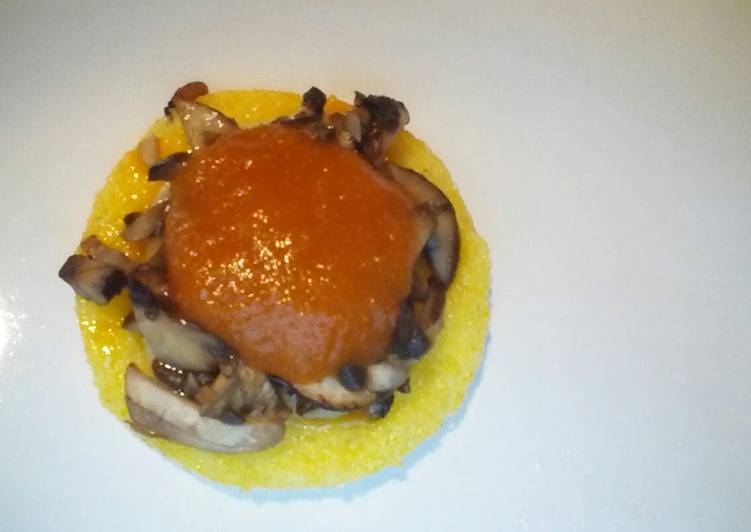 Polenta with mushroom and cheese