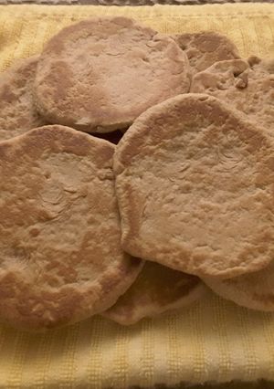 A picture of Gorditas de harina y canela.