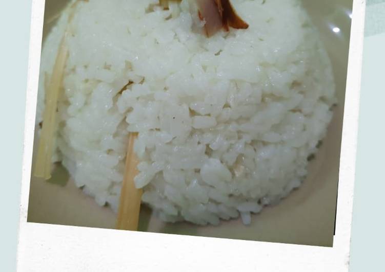 Cara Praktis Membuat   Nasi Liwet alaa Rice Cooker  Sederhana  