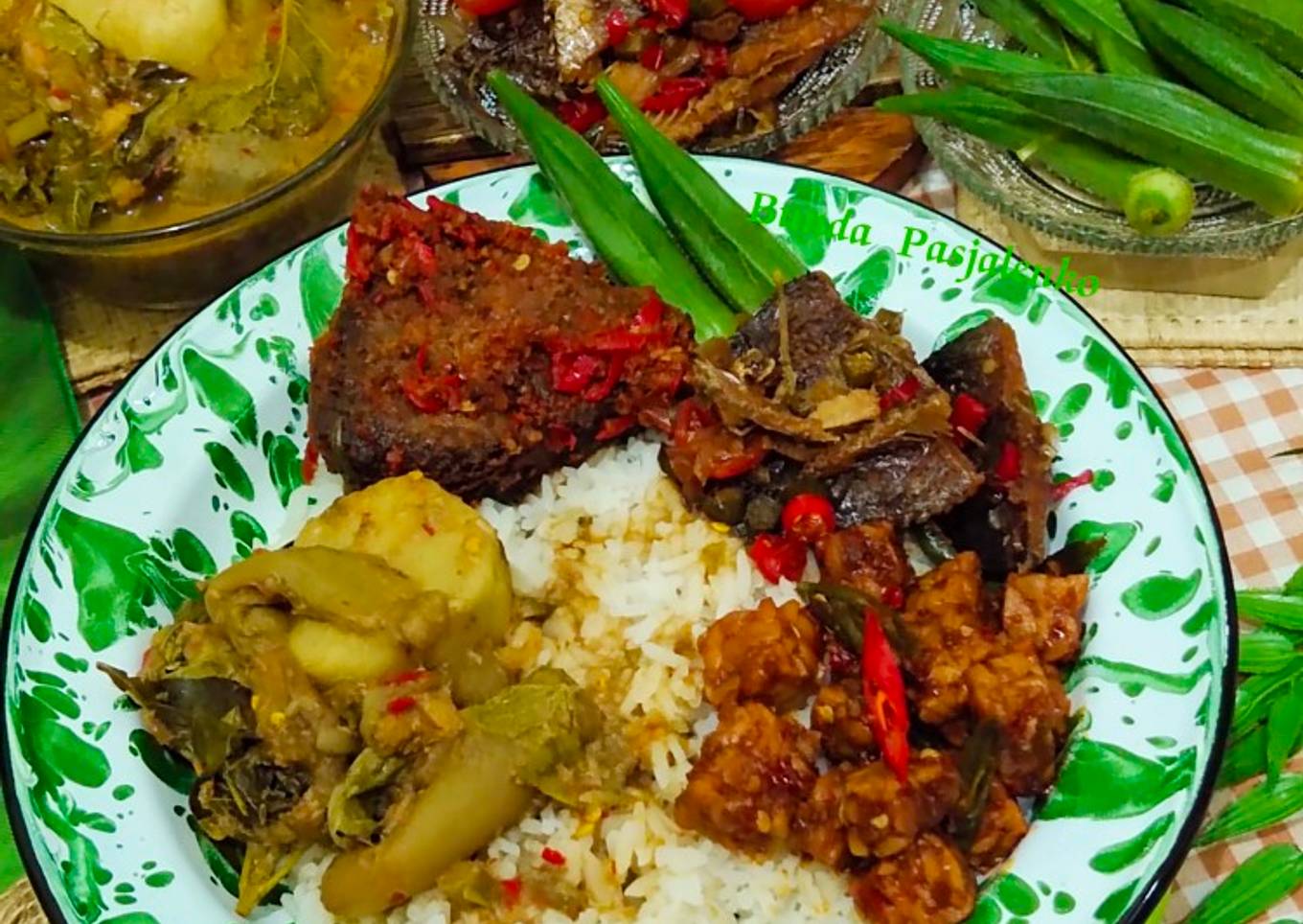 Nasi Kampung Sayur Keladi Ala Pontianak