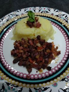 Foto de Arrumadinho de carne seca com bacon