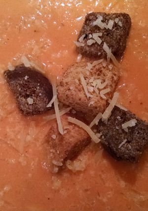A picture of Creamy Tomato and Cauliflower Soup.
