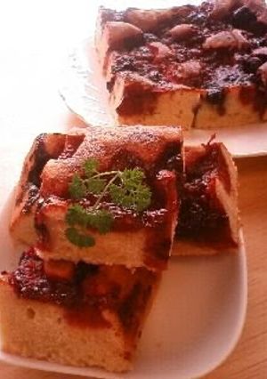 A picture of Mixed Berry Meringue Cake.