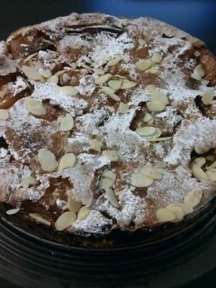 A picture of Sabrina's apple pie.