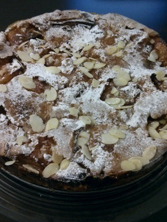 A picture of Sabrina's apple pie.
