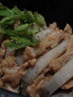 A picture of Steamed Chinese-style Lotus Root and Pork Slices.